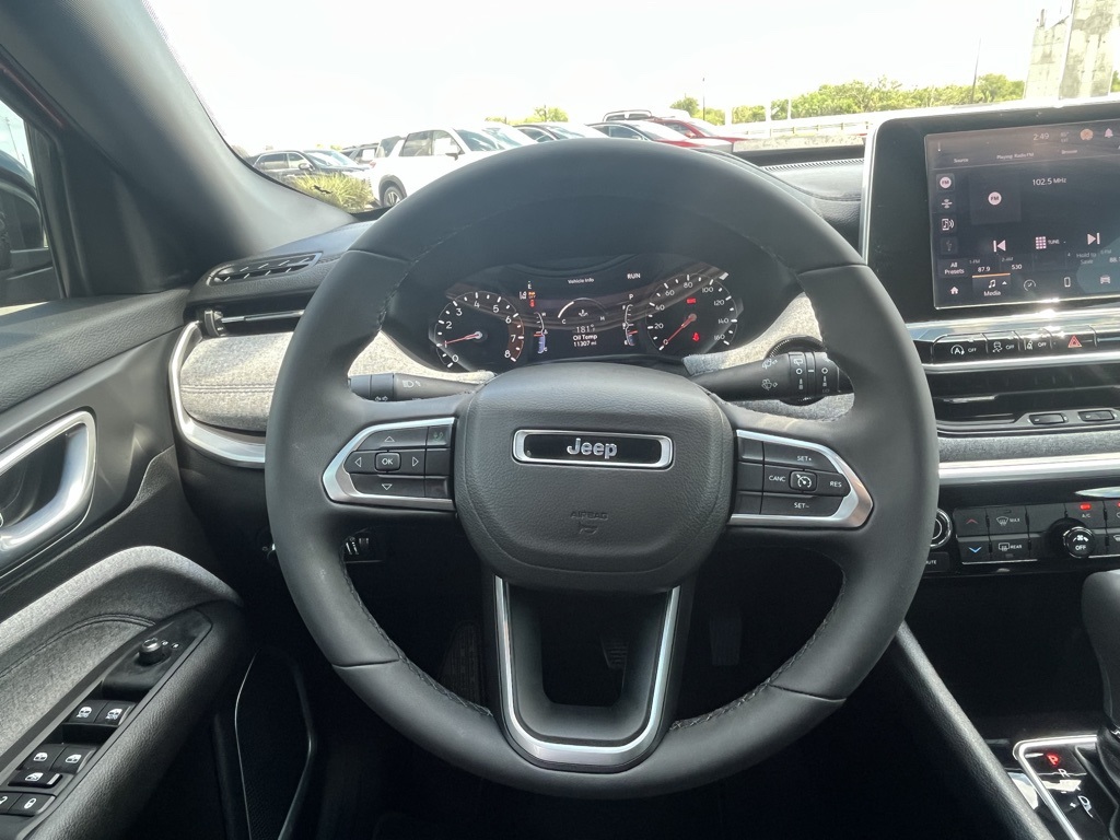2025 Jeep Compass Latitude photo 7