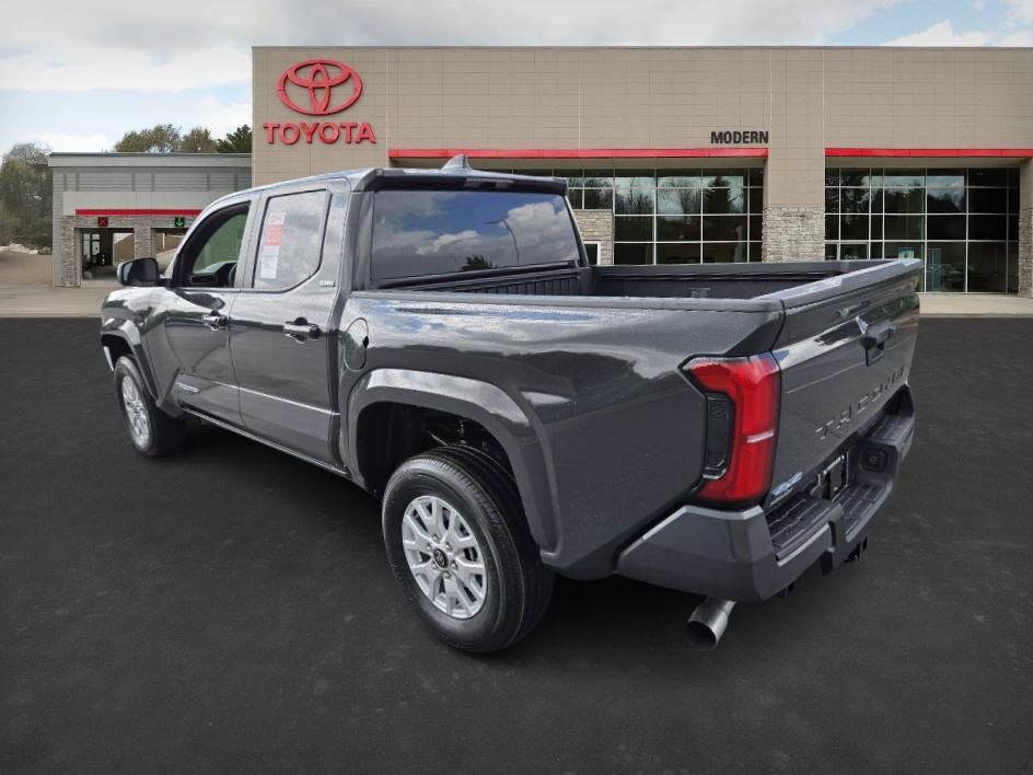 2025 Toyota Tacoma SR5 photo 7