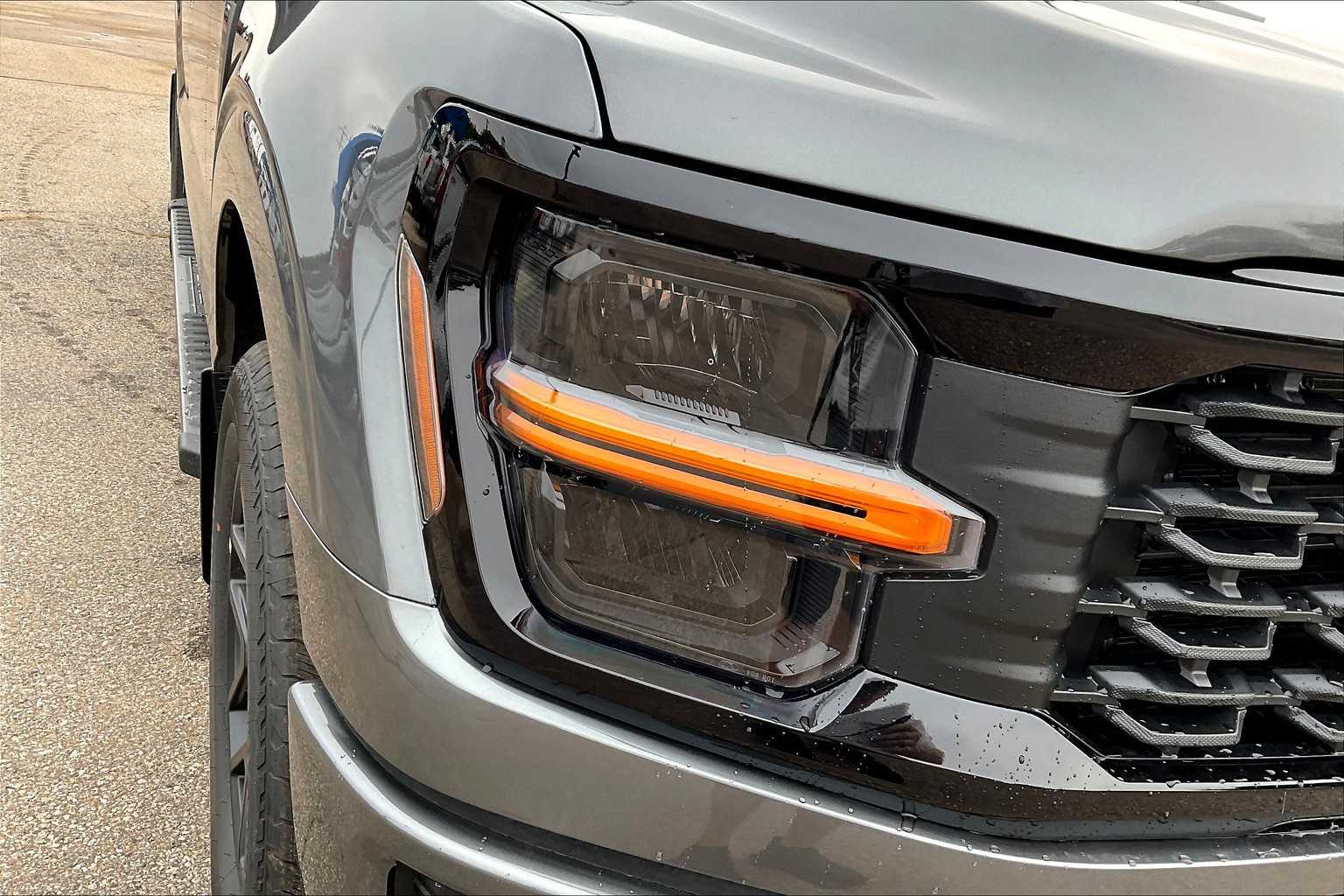 2025 Ford F-150 STX photo 13