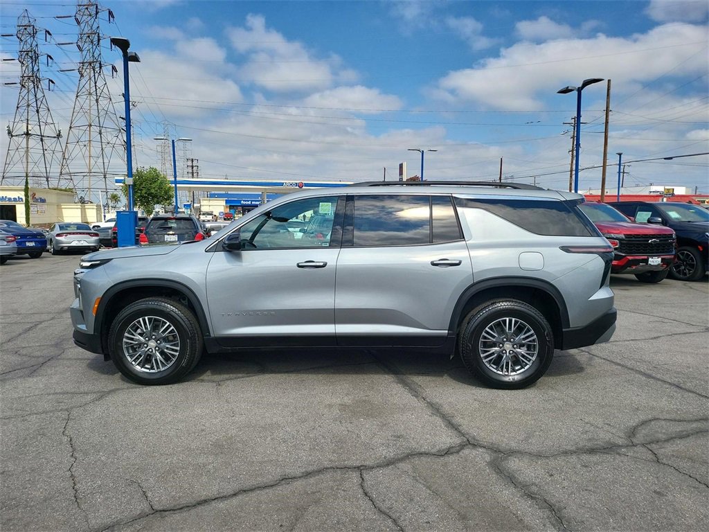 2025 Chevrolet Traverse photo 30