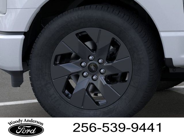 2025 Ford F-150 Lightning photo 16