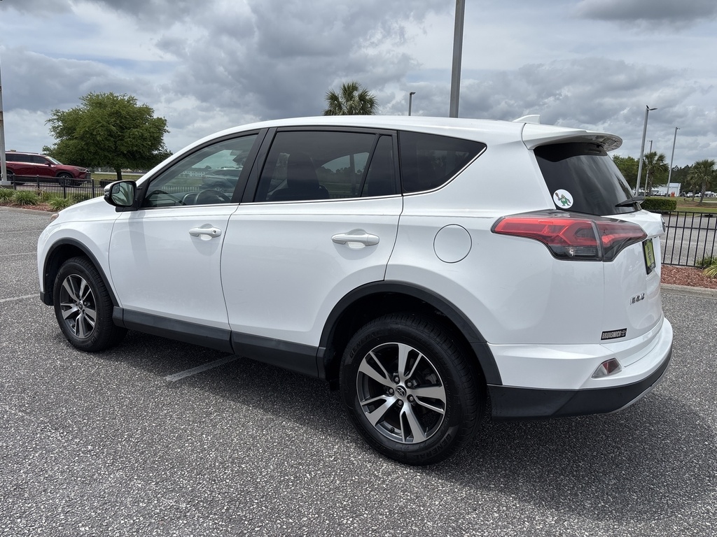 2018 Toyota RAV4 XLE photo 3