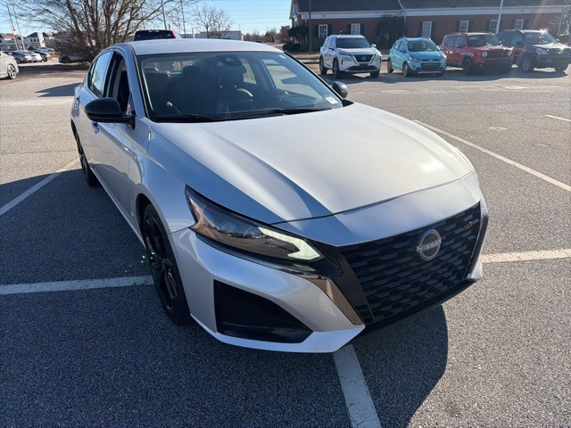 2024 Nissan Altima SR