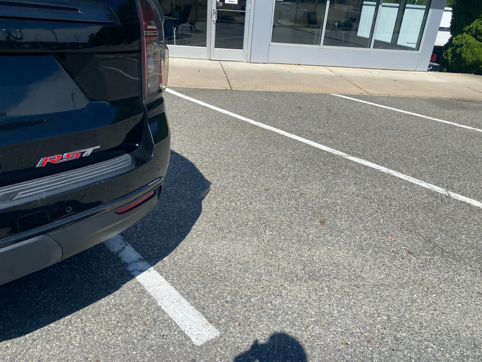 2021 Chevrolet Suburban RST photo 3