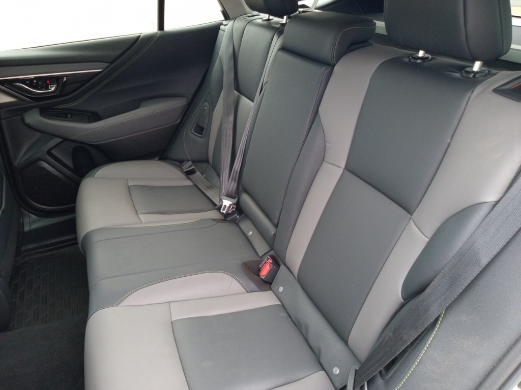 2023 Subaru Outback Onyx Edition photo 17