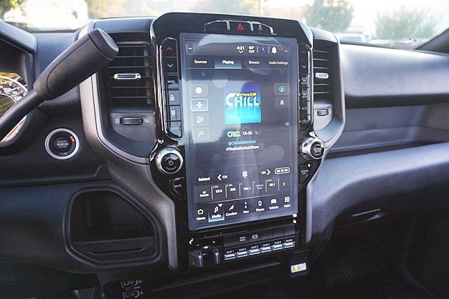 New 2023 Bright White Clear-Coat Exterior Paint RAM TRADESMAN Chassis Cab image 28