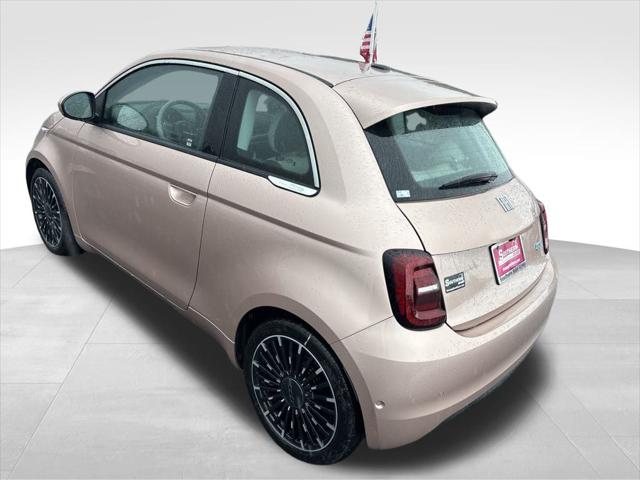 2024 Fiat 500e La Prima photo 2