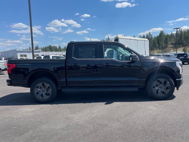 2025 Ford F-150 Lightning photo 9