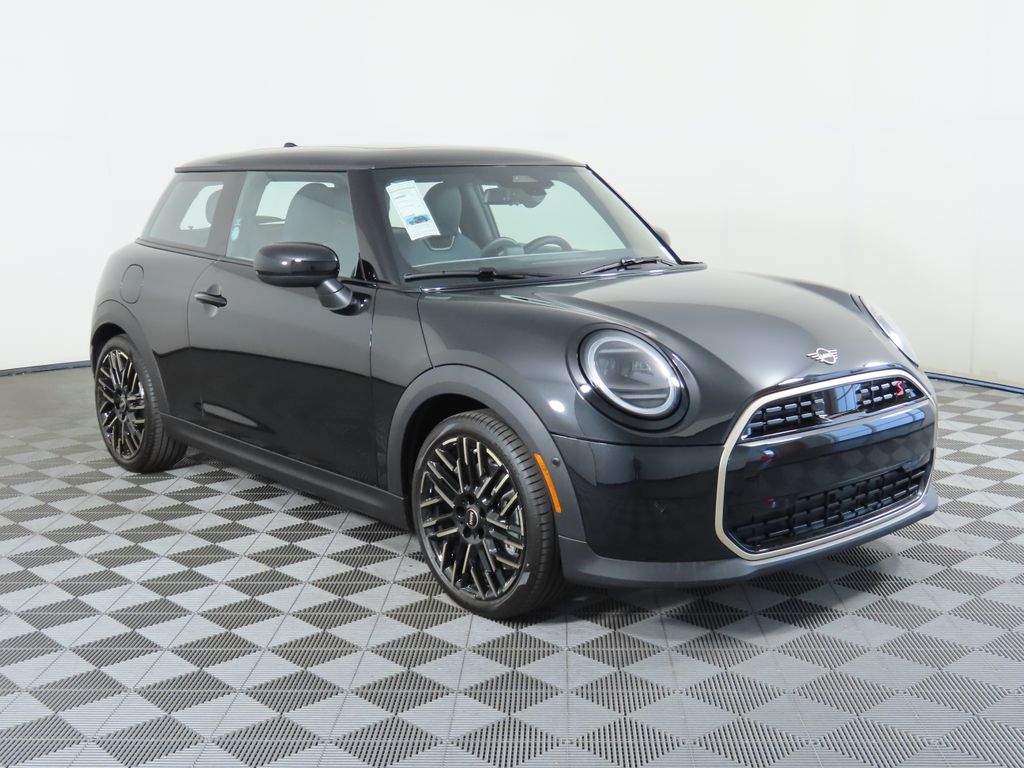 2025 Mini Cooper 2 Door Hardtop Signature photo 3