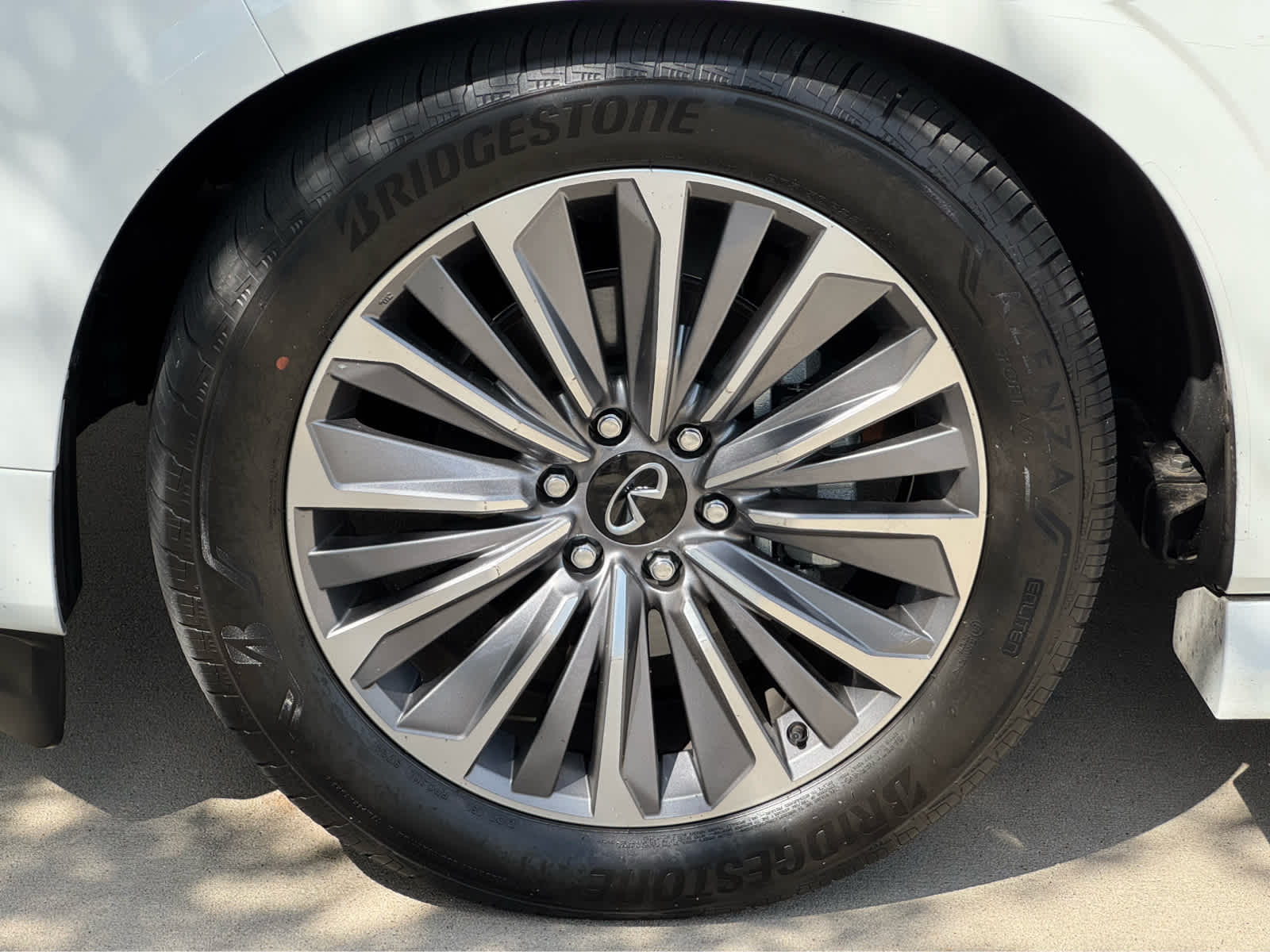 2025 Infiniti QX80 Sensory photo 7