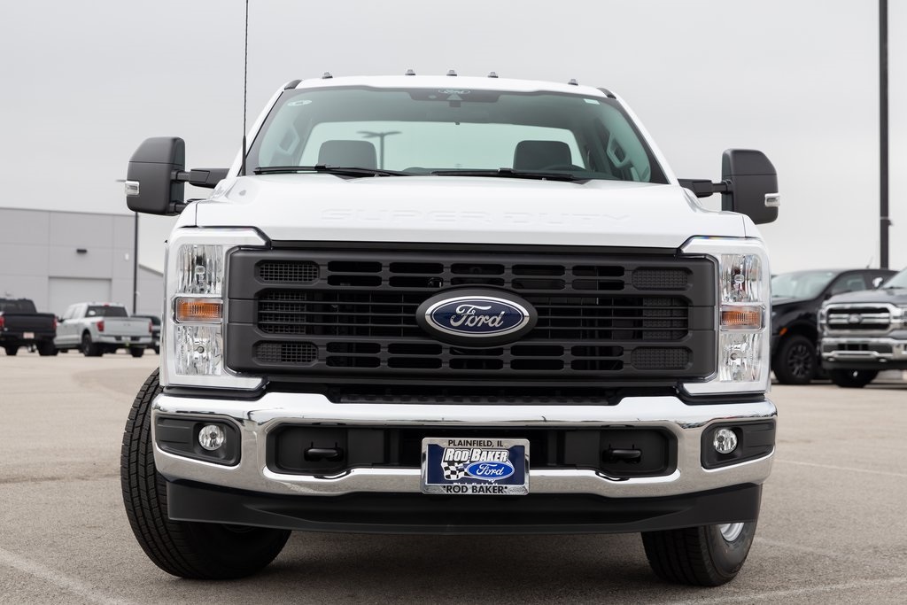 2025 Ford F-250 XL photo 2