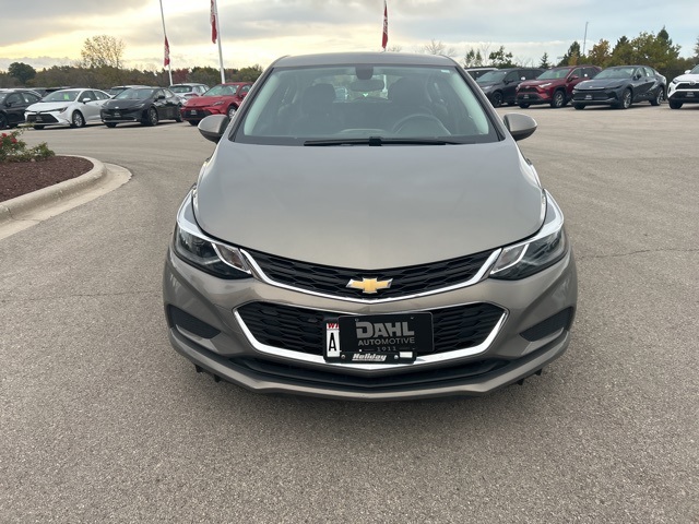 Used 2017 Chevrolet Cruze LT with VIN 3G1BE6SM6HS533710 for sale in Sheboygan, WI