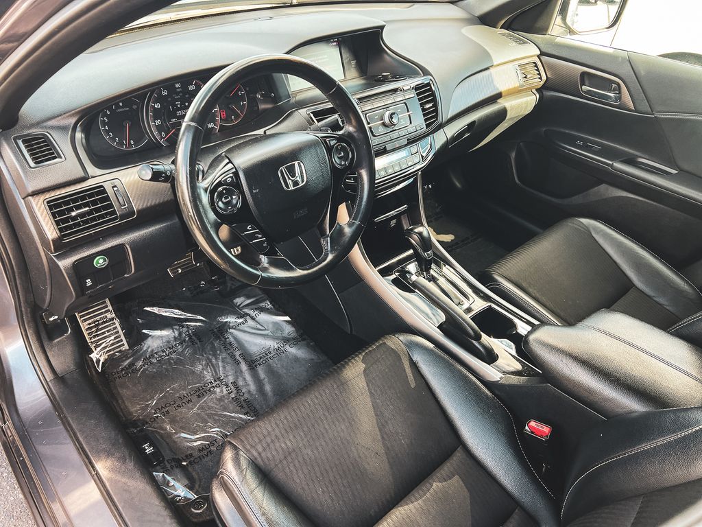 2017 Honda Accord Sport photo 23