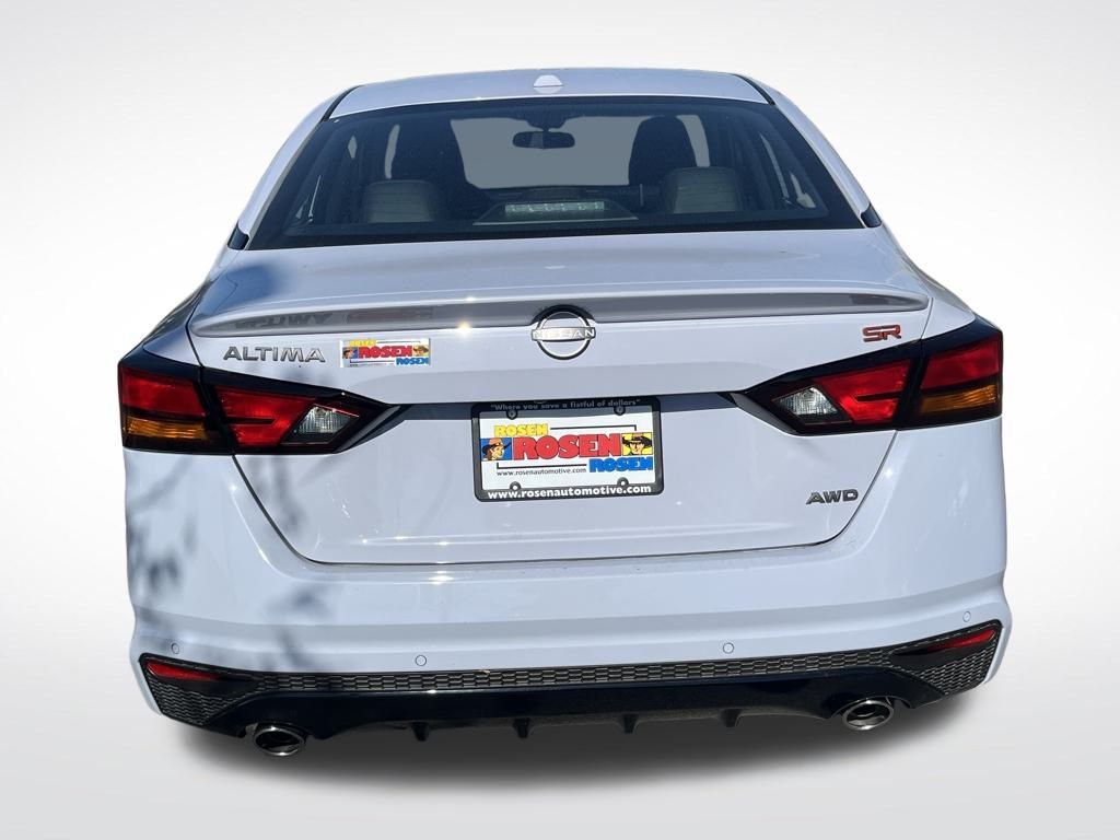 2025 Nissan Altima 2.5 SR photo 4