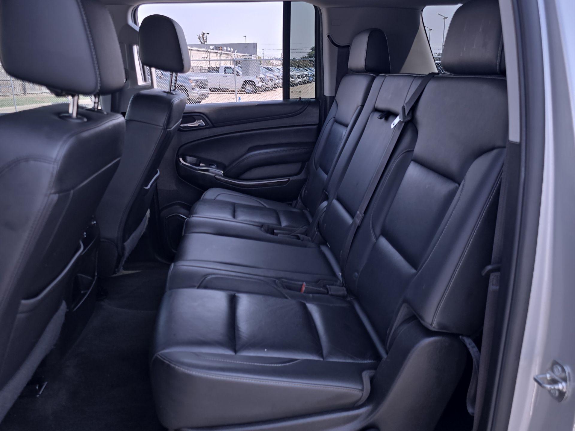 2017 Chevrolet Suburban LT photo 22