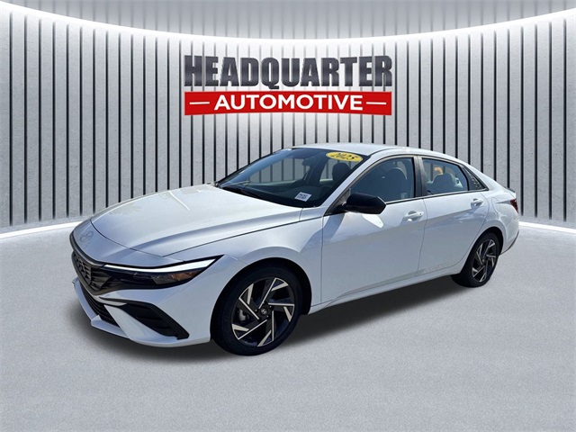 2025 Hyundai Elantra SEL's photo