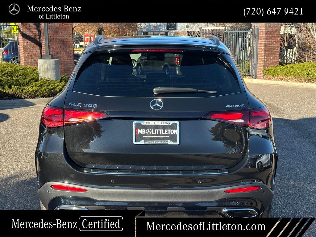 2025 Mercedes Benz GLC 300 4MATIC photo 3