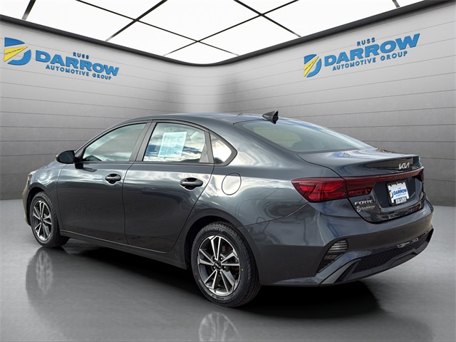 2023 Kia Forte LXS photo 3