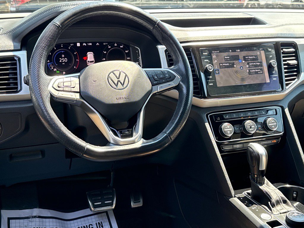 2022 Volkswagen Atlas Cross Sport V6 SEL Premium R-Line photo 4