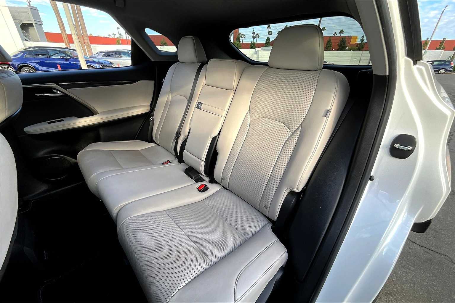 2022 Lexus RX photo 18