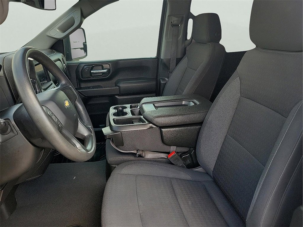 2024 Chevrolet Silverado 2500HD Custom photo 12