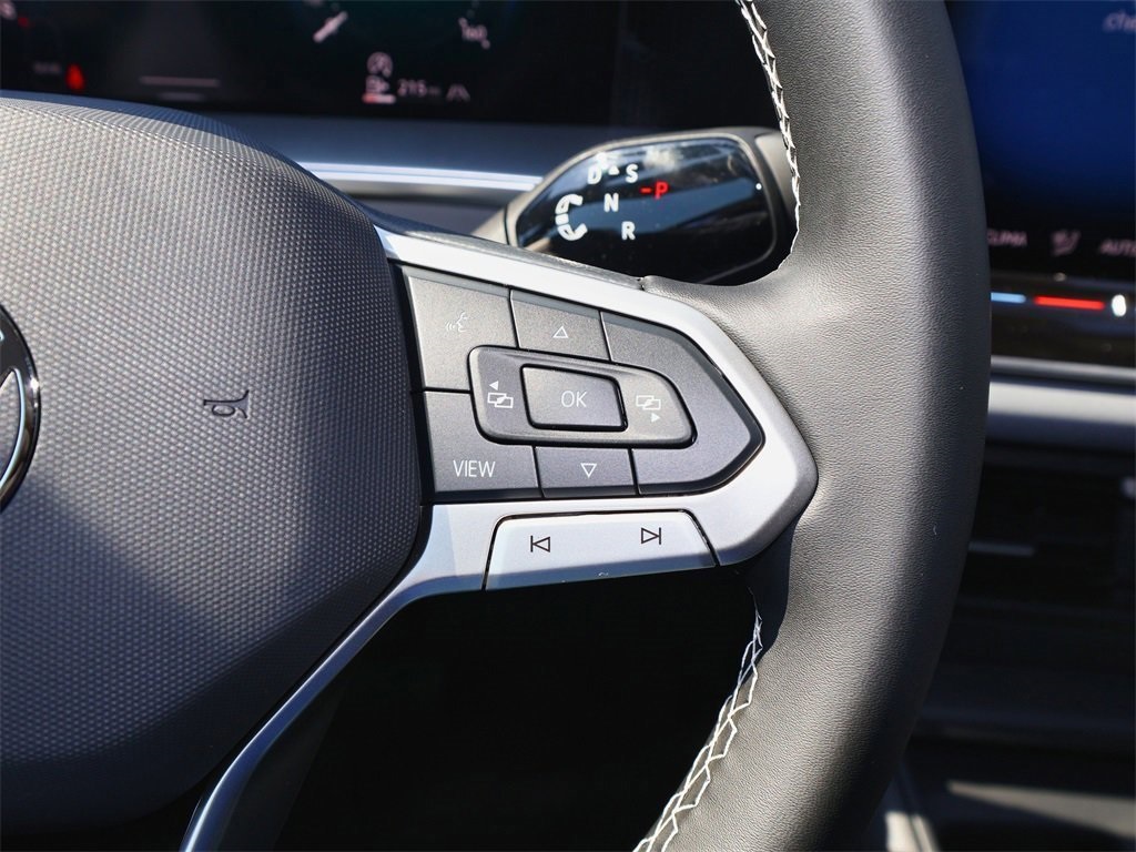 2025 Volkswagen Tiguan SE photo 21