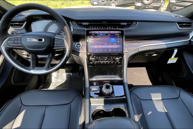 2025 Jeep Grand Cherokee Limited photo 5