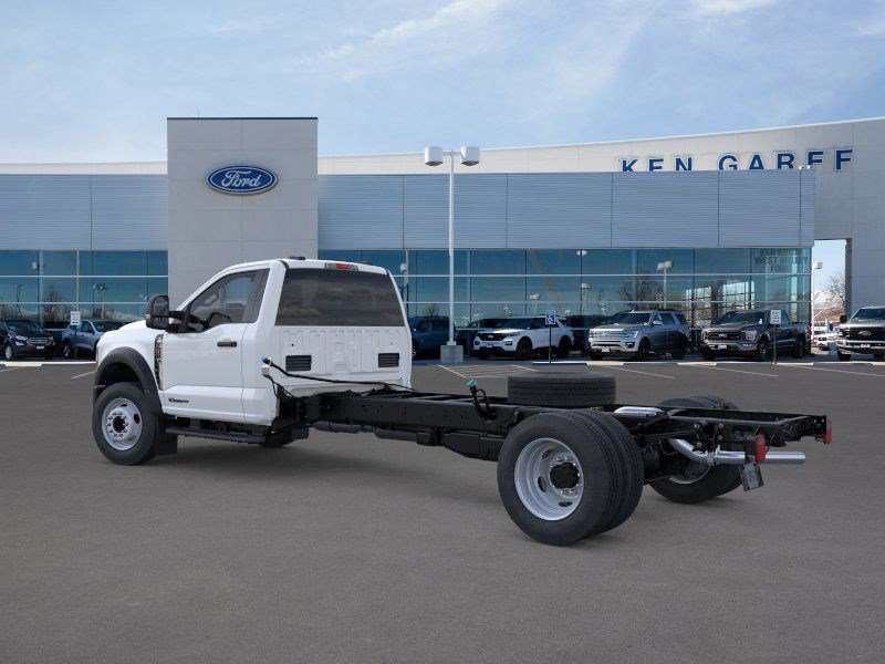 2025 Ford F-600 photo 4