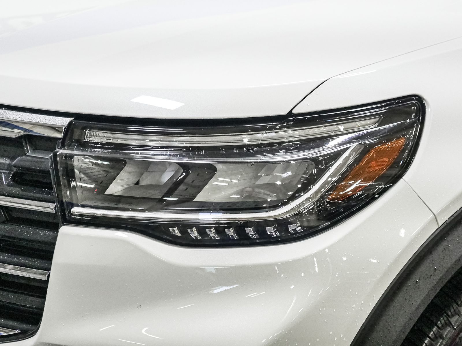 2025 Ford Explorer photo 13