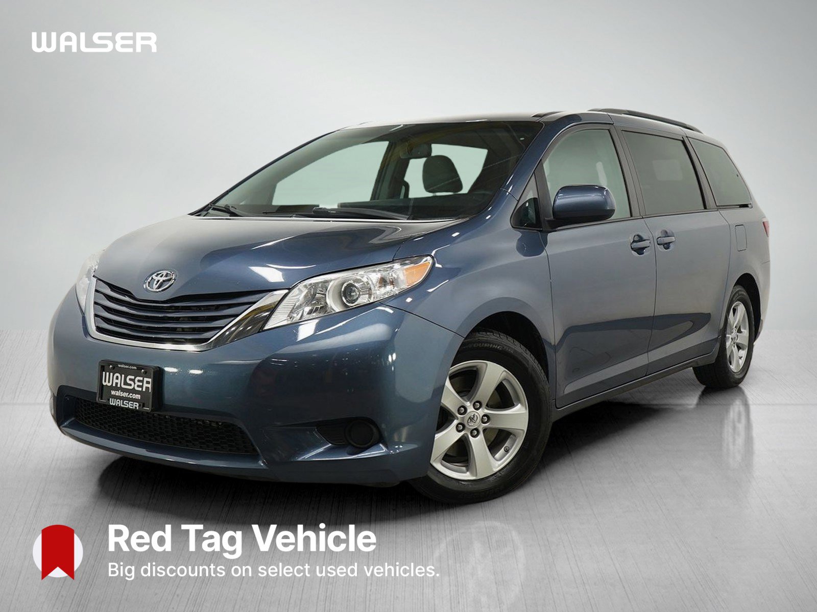 2015 Toyota Sienna LE's photo