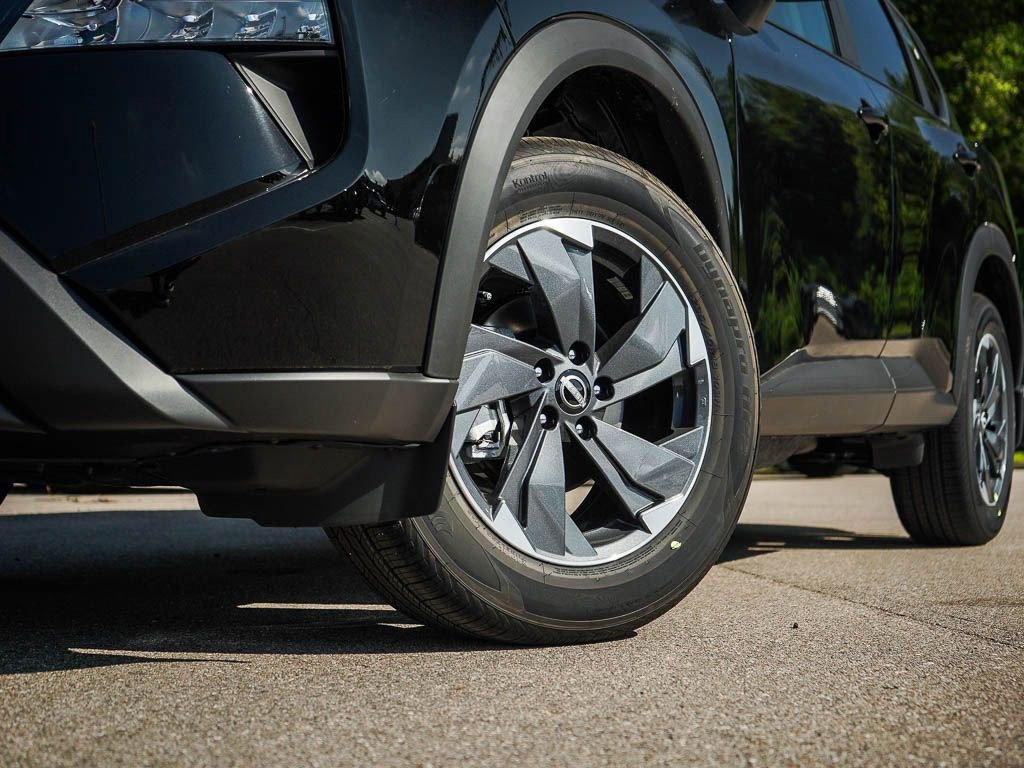 2026 Nissan Rogue SV photo 2