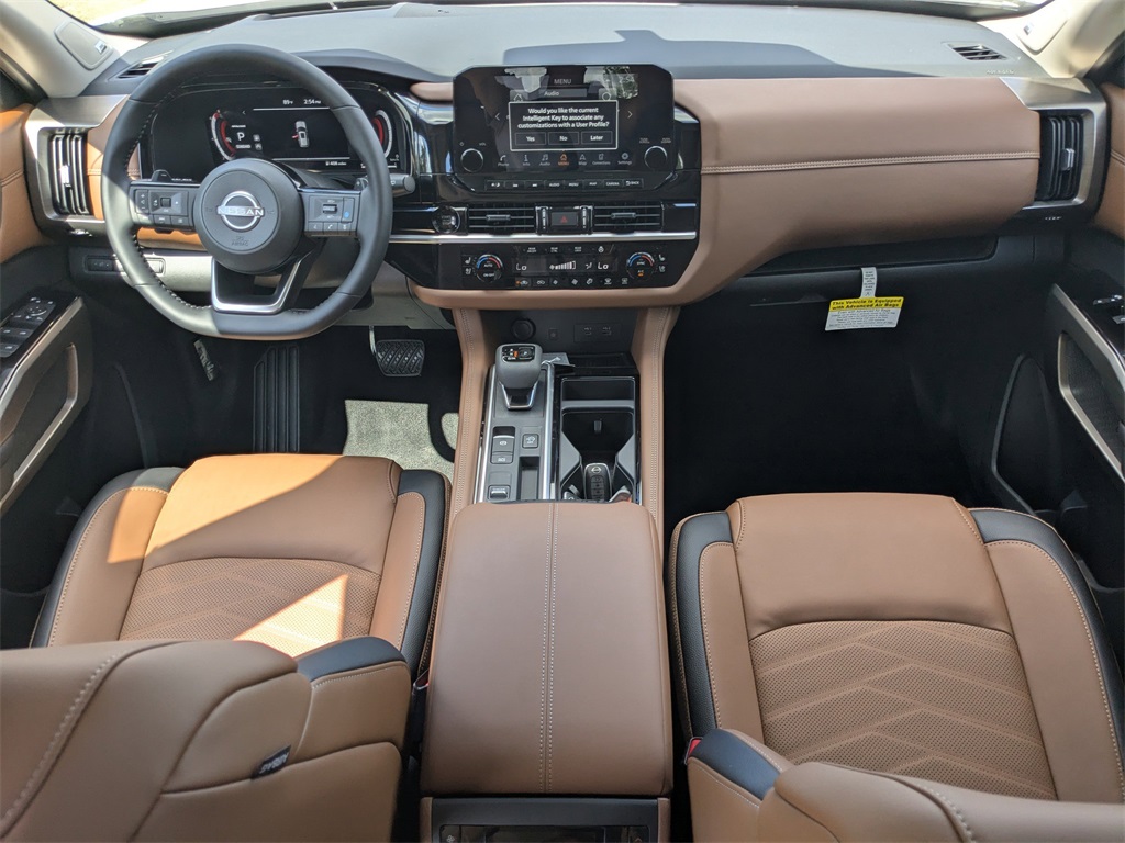 2025 Nissan Pathfinder Platinum photo 14
