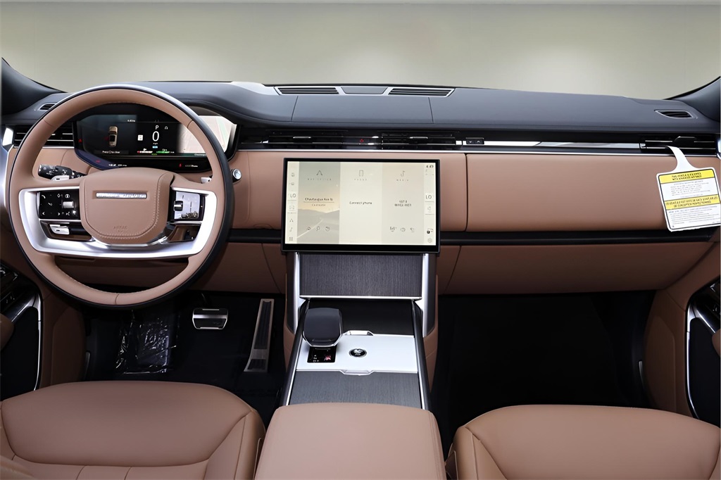 2025 Land Rover Range Rover SE photo 14