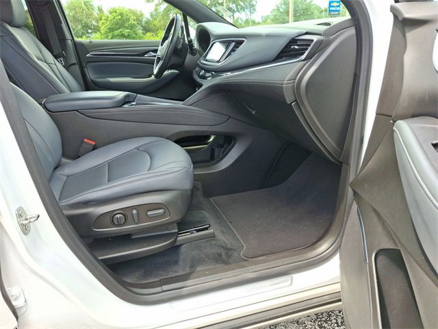 2023 Buick Enclave Essence photo 7