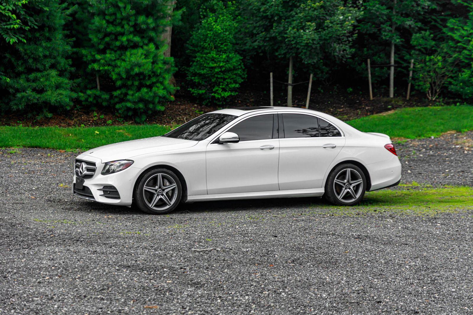 2018 Mercedes Benz E 300 photo 3
