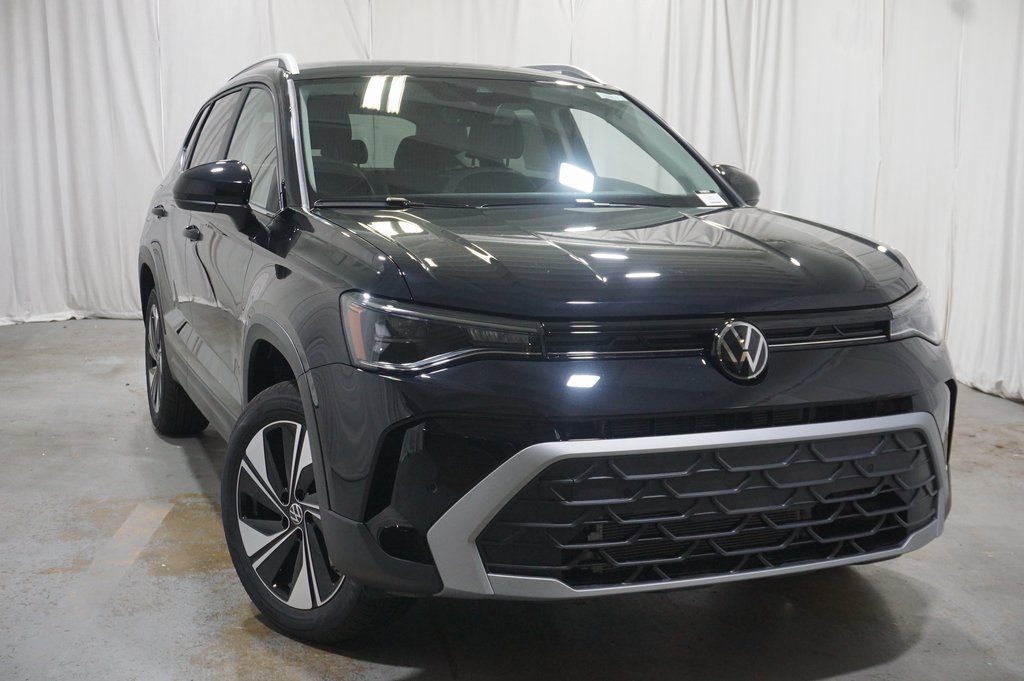 2025 Volkswagen Taos SE photo 4