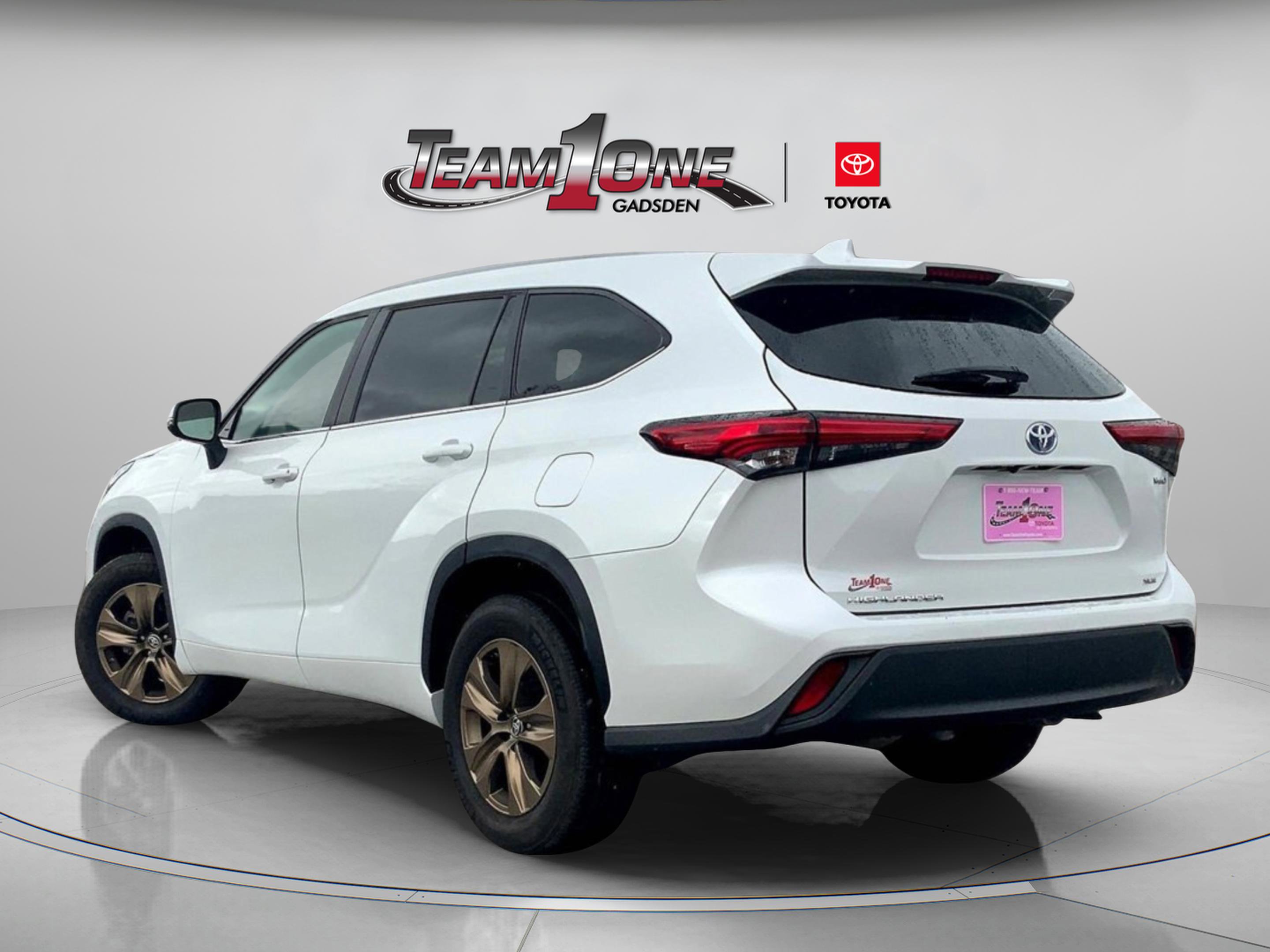 2023 Toyota Highlander Hybrid Bronze Edition photo 3