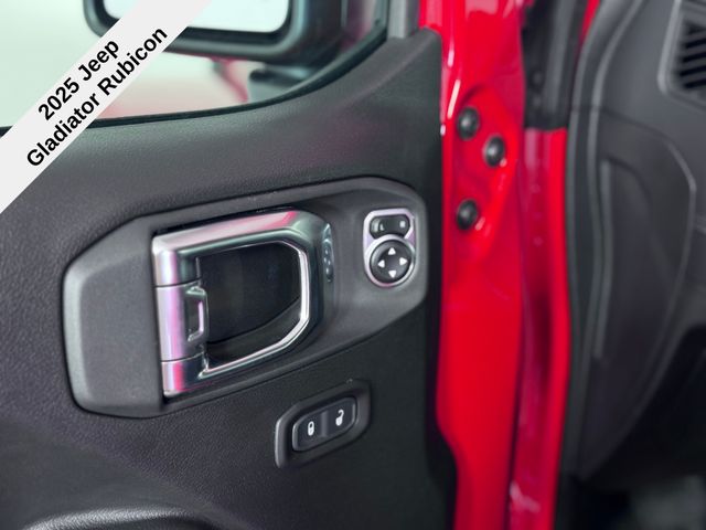 2025 Jeep Gladiator Rubicon photo 16