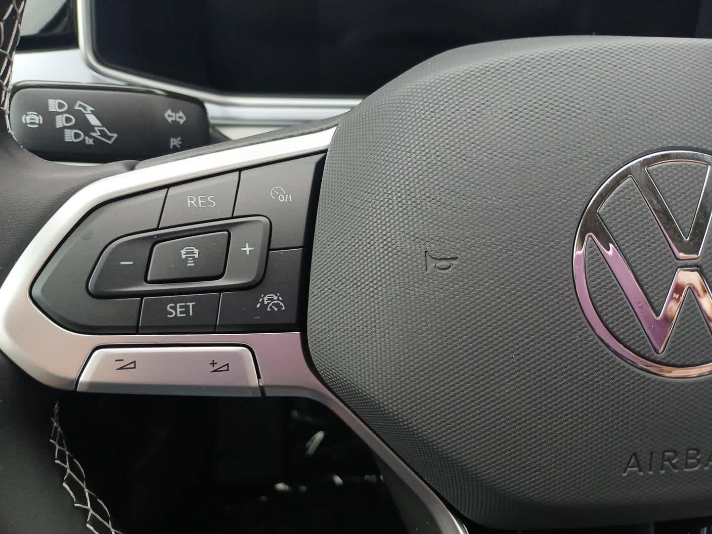 2025 Volkswagen Taos SE photo 17