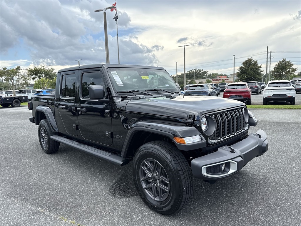 2025 Jeep Gladiator Sport S's photo