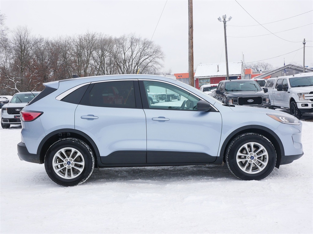 Used 2022 Ford Escape SE with VIN 1FMCU9G63NUC03282 for sale in White Bear Lake, Minnesota