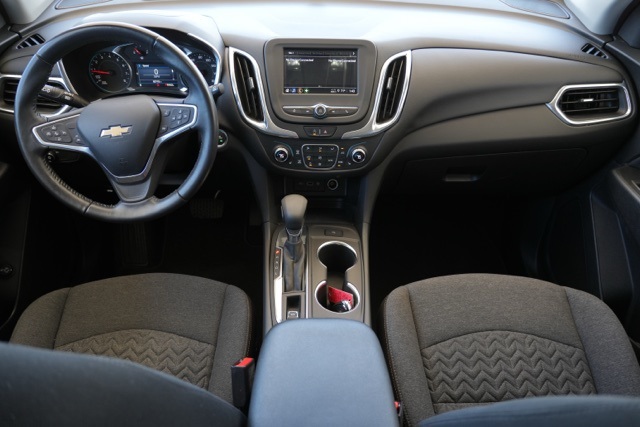 2022 Chevrolet Equinox LT photo 2