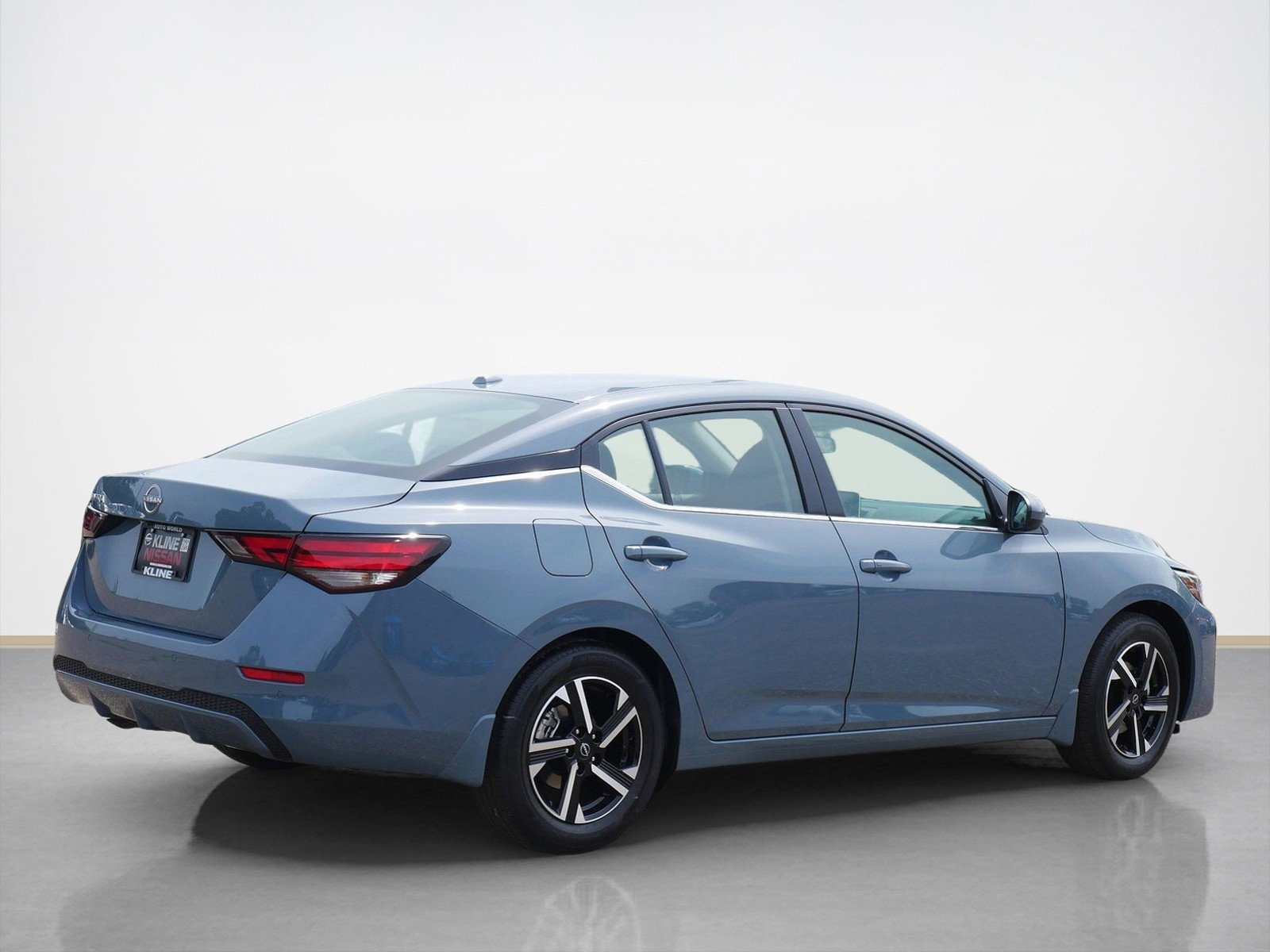 2025 Nissan Sentra SV photo 2