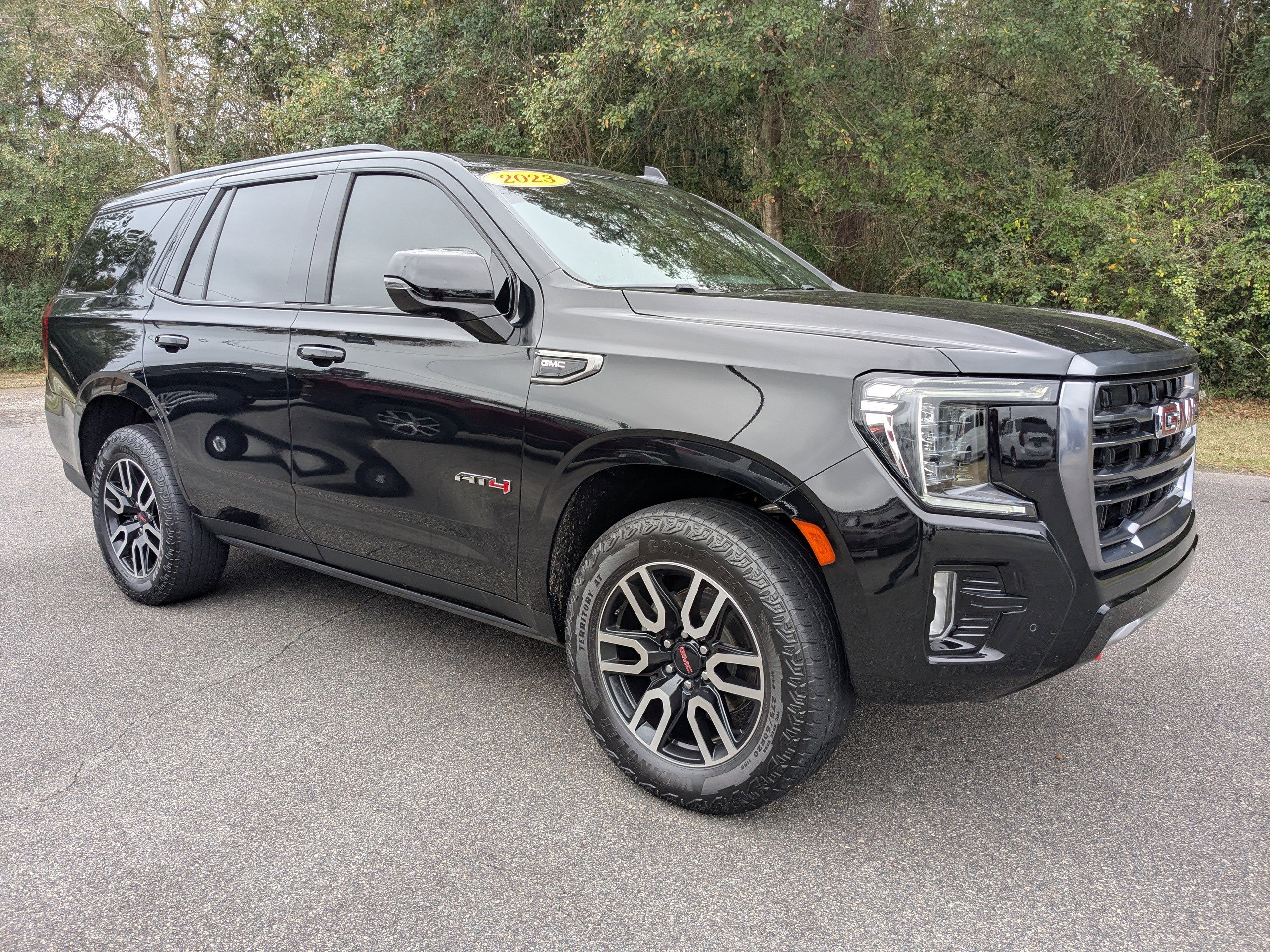 2023 GMC Yukon AT4's photo