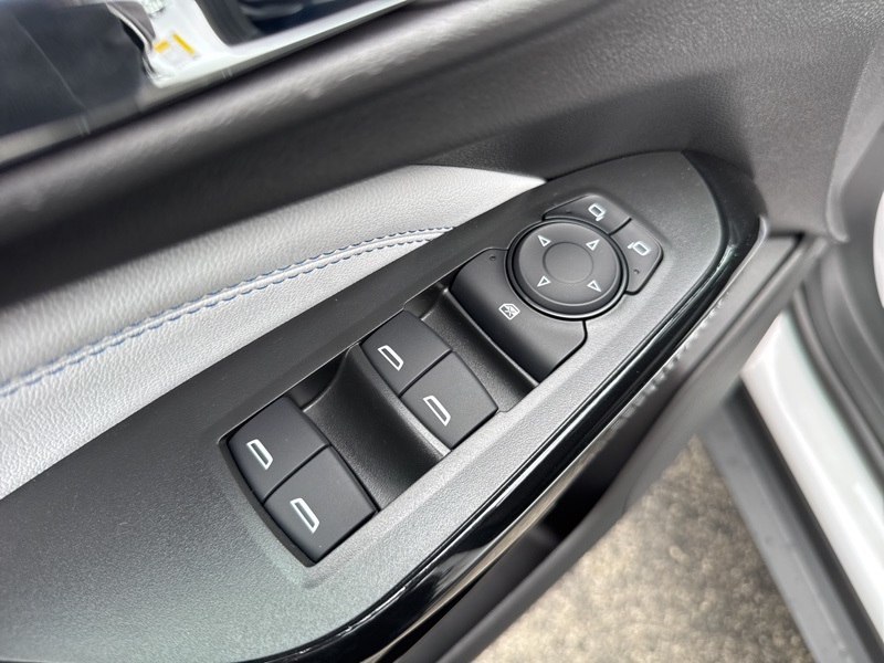 2025 Chevrolet Trax LT photo 14