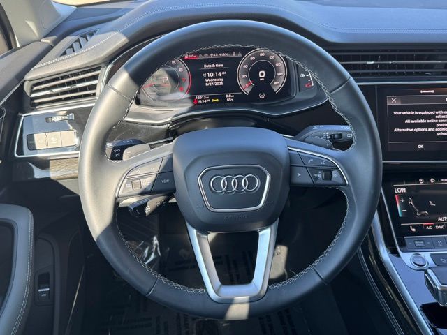 2025 Audi Q7 55 Premium Plus photo 17