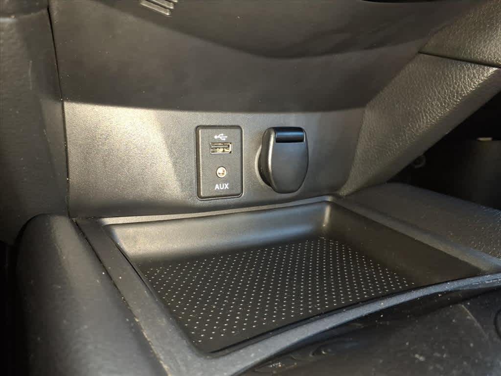 2015 Nissan Rogue SV photo 20