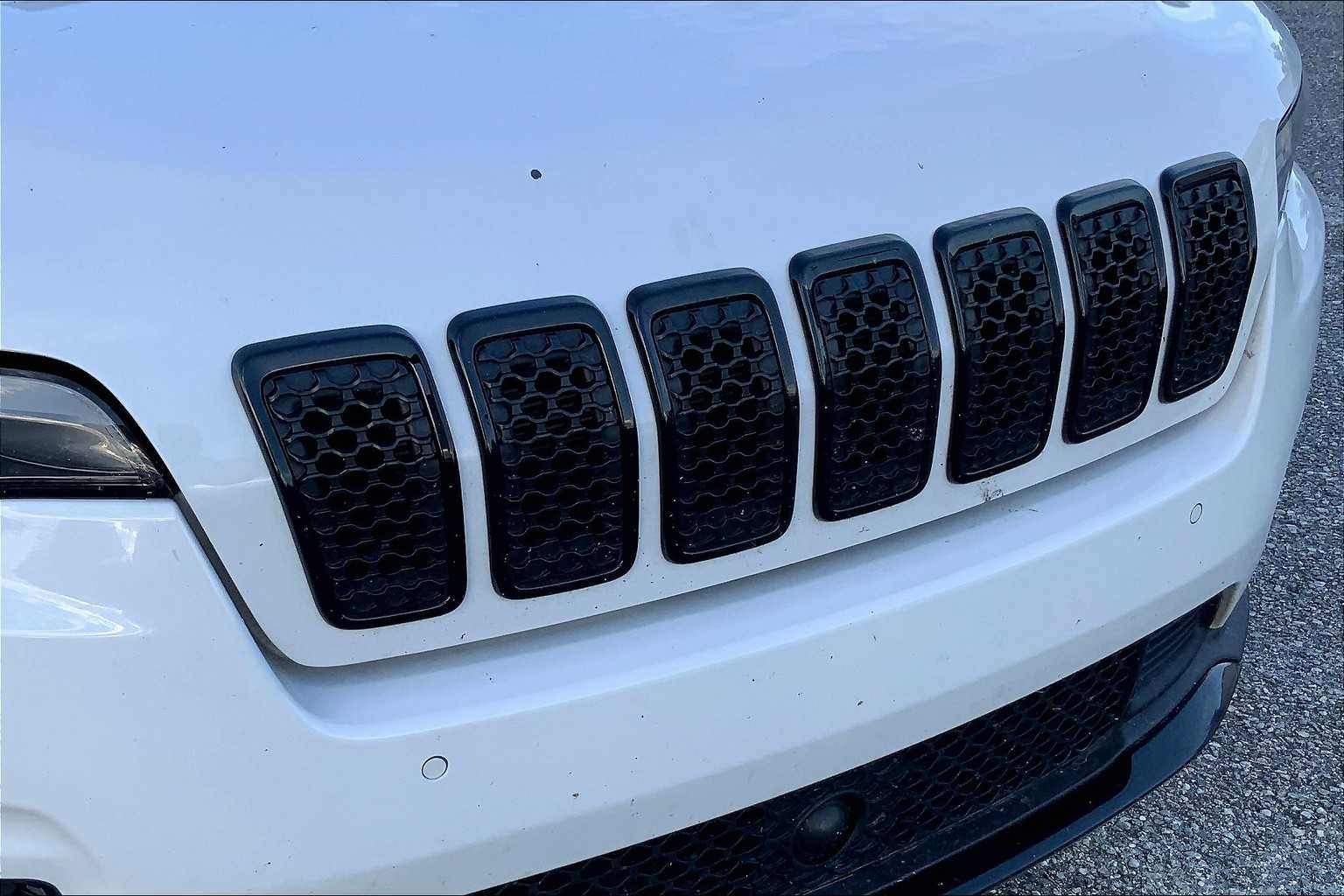 2023 Jeep Cherokee Altitude Lux photo 24