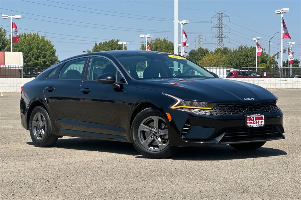 2023 Kia K5 LXS photo 2