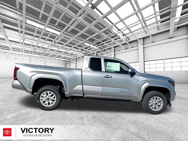 2025 Toyota Tacoma SR5 XtraCab photo 2